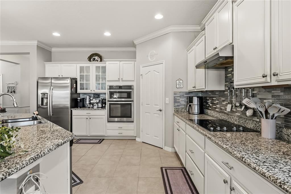 For Sale: $599,900 (3 beds, 2 baths, 2136 Square Feet)