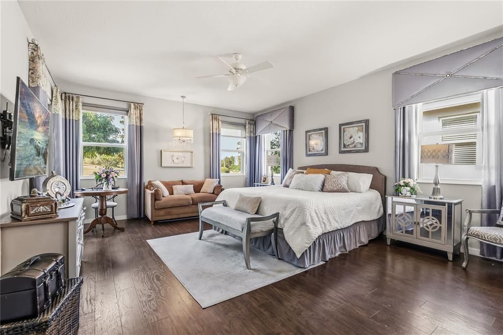 For Sale: $599,900 (3 beds, 2 baths, 2136 Square Feet)