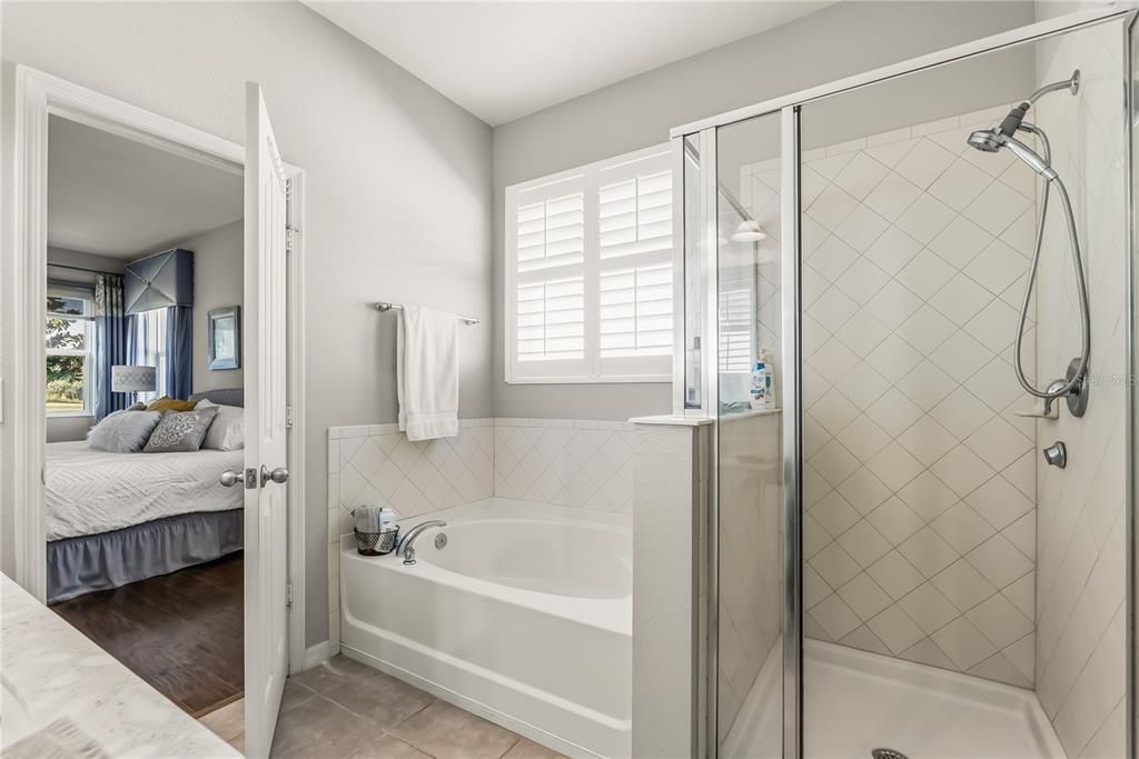 For Sale: $599,900 (3 beds, 2 baths, 2136 Square Feet)