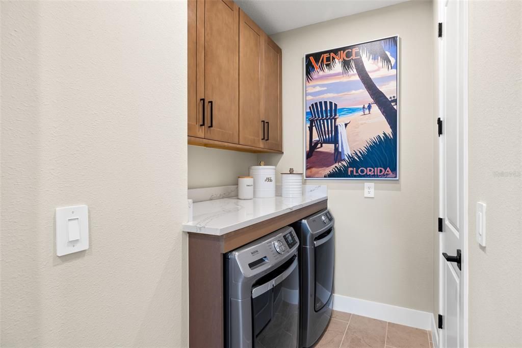 En Venta: $599,000 (3 camas, 2 baños, 2316 Pies cuadrados)