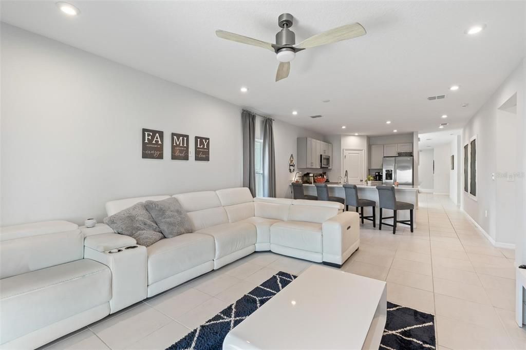 En Renta: $2,500 (4 camas, 2 baños, 1974 Pies cuadrados)