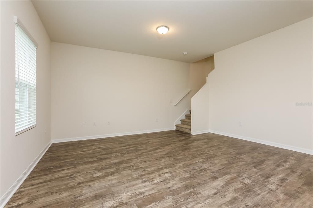 For Rent: $2,350 (4 beds, 2 baths, 2132 Square Feet)