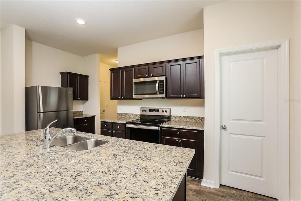 For Rent: $2,350 (4 beds, 2 baths, 2132 Square Feet)