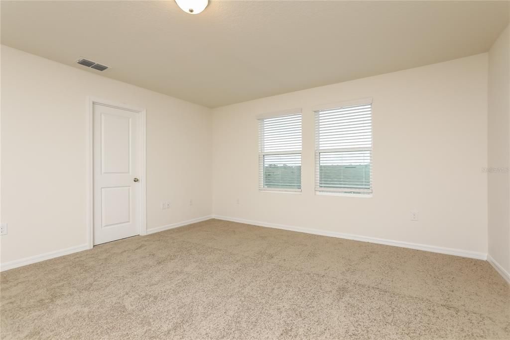 For Rent: $2,350 (4 beds, 2 baths, 2132 Square Feet)