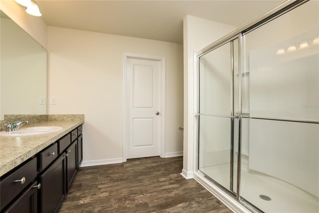 For Rent: $2,350 (4 beds, 2 baths, 2132 Square Feet)