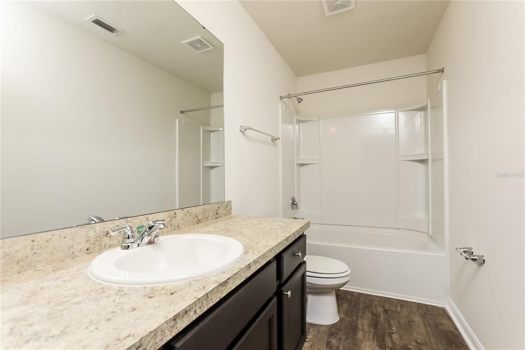 For Rent: $2,350 (4 beds, 2 baths, 2132 Square Feet)