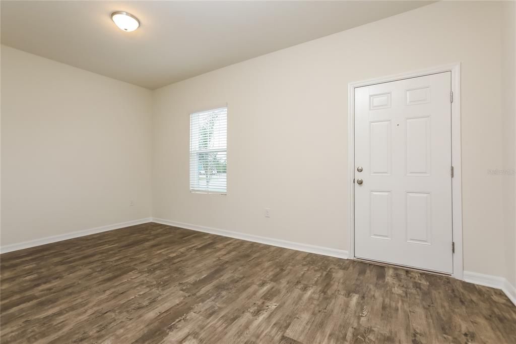 For Rent: $2,350 (4 beds, 2 baths, 2132 Square Feet)