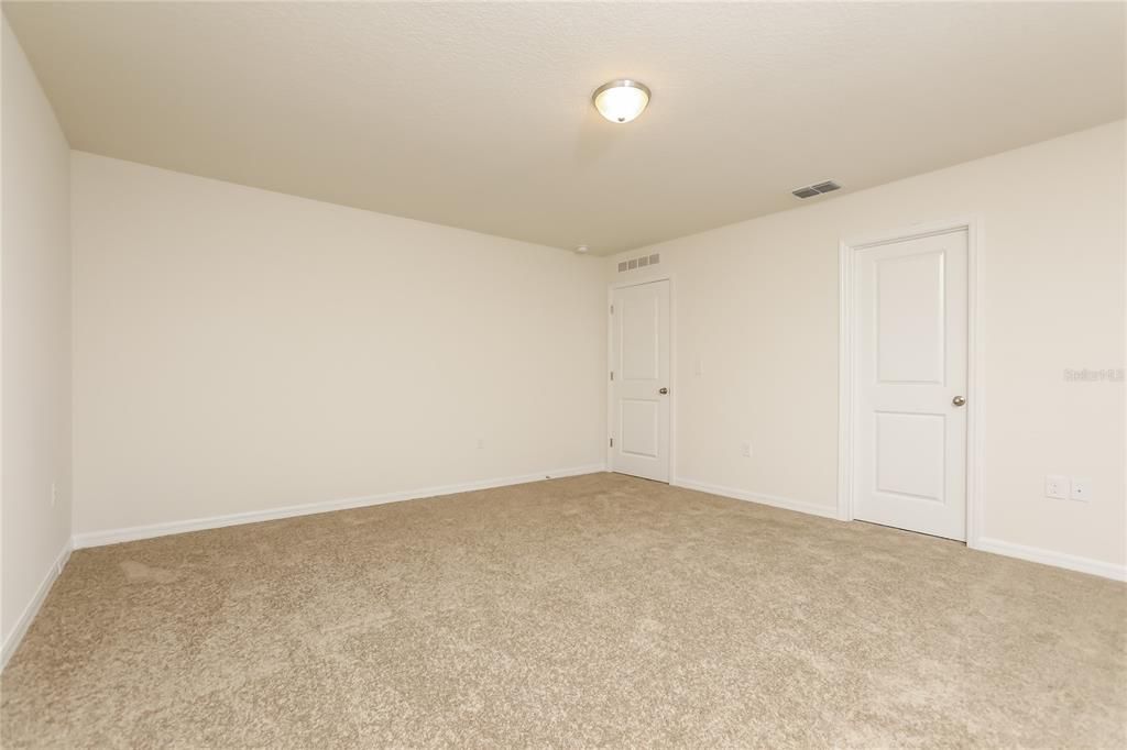 For Rent: $2,350 (4 beds, 2 baths, 2132 Square Feet)