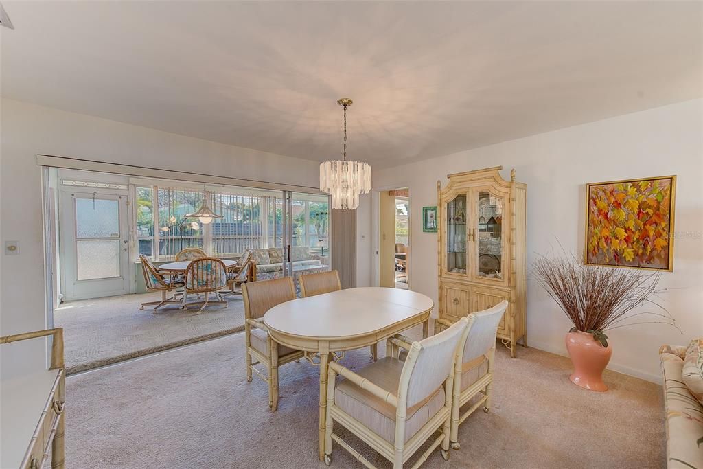 На продажу: $498,000 (2 спален, 2 ванн, 1560 Квадратных фут)