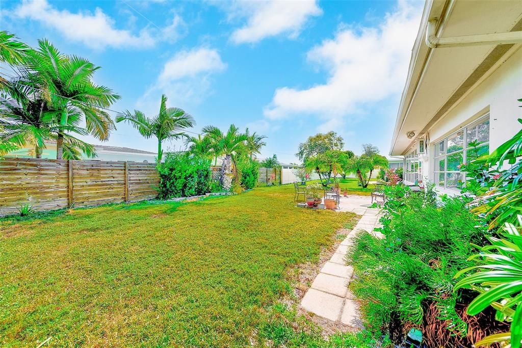 На продажу: $498,000 (2 спален, 2 ванн, 1560 Квадратных фут)