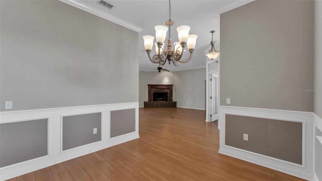 На продажу: $419,900 (4 спален, 2 ванн, 2475 Квадратных фут)