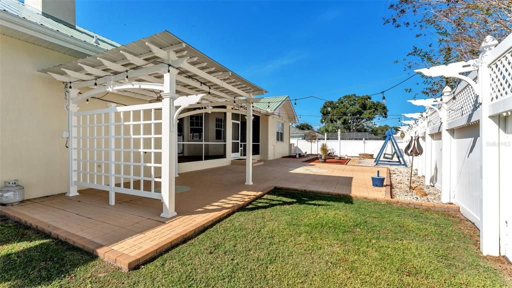 На продажу: $419,900 (4 спален, 2 ванн, 2475 Квадратных фут)