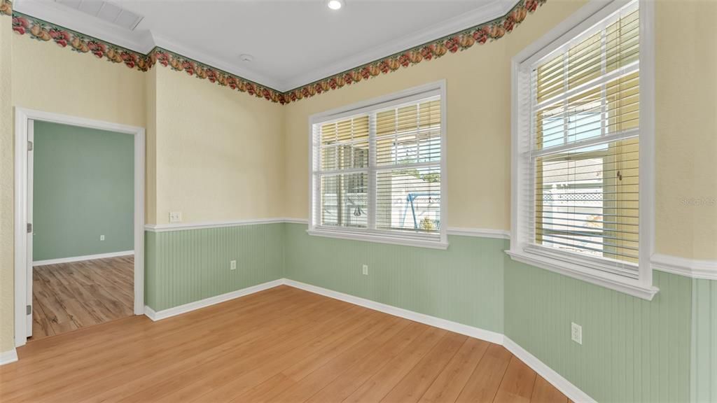 На продажу: $419,900 (4 спален, 2 ванн, 2475 Квадратных фут)