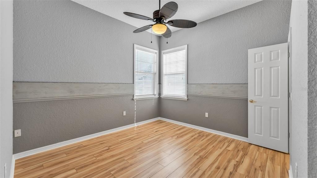 На продажу: $419,900 (4 спален, 2 ванн, 2475 Квадратных фут)