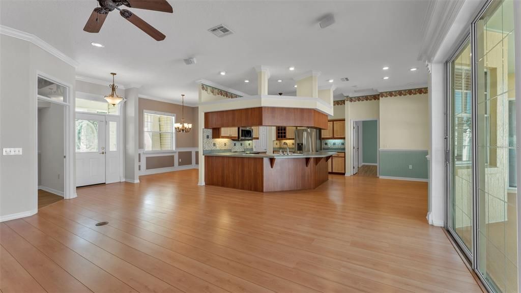 На продажу: $419,900 (4 спален, 2 ванн, 2475 Квадратных фут)