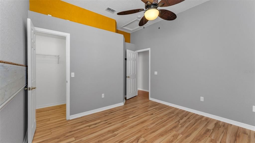 На продажу: $419,900 (4 спален, 2 ванн, 2475 Квадратных фут)