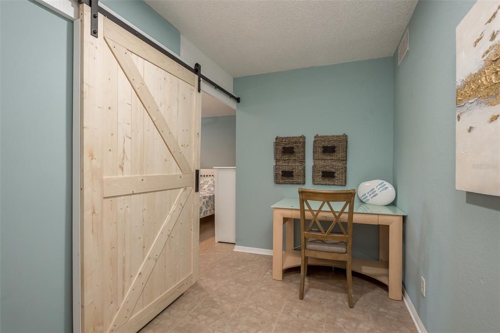 合同活跃: $849,000 (6 贝兹, 3 浴室, 3335 平方英尺)