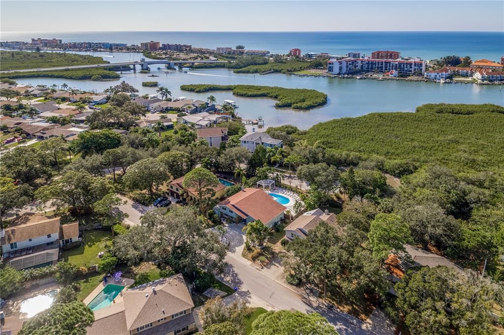 合同活跃: $849,000 (6 贝兹, 3 浴室, 3335 平方英尺)