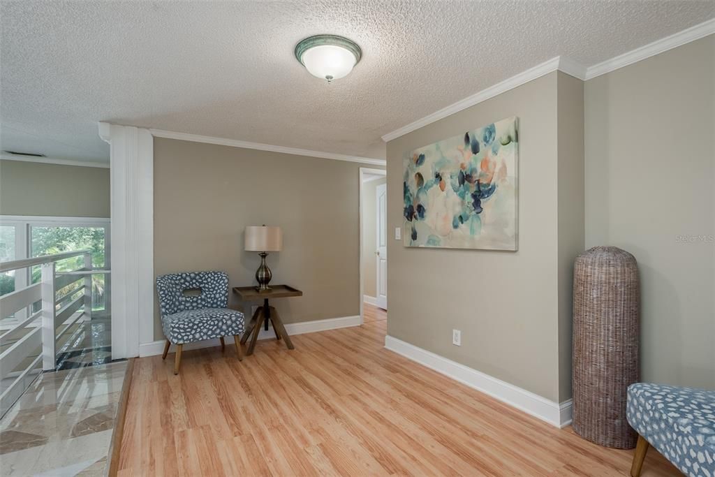 合同活跃: $849,000 (6 贝兹, 3 浴室, 3335 平方英尺)