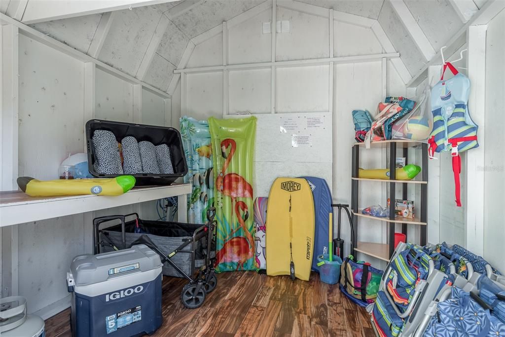 合同活跃: $849,000 (6 贝兹, 3 浴室, 3335 平方英尺)