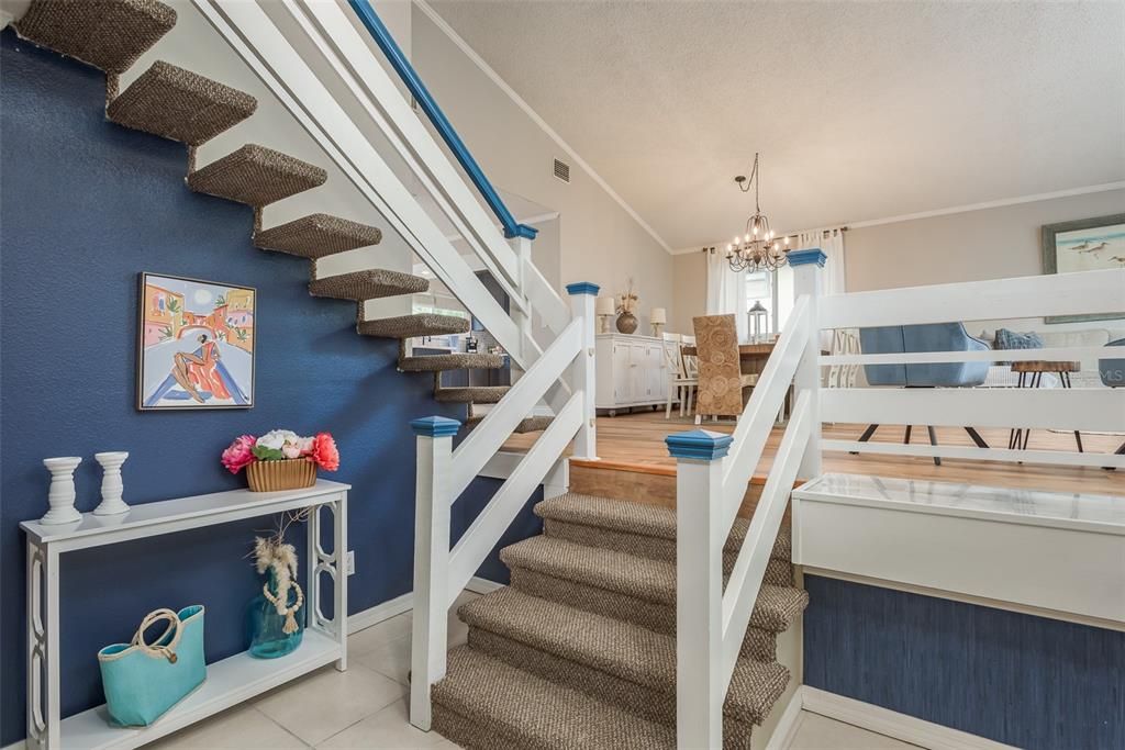 合同活跃: $849,000 (6 贝兹, 3 浴室, 3335 平方英尺)