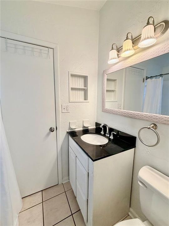 待售: $450,000 (4 贝兹, 0 浴室, 1248 平方英尺)