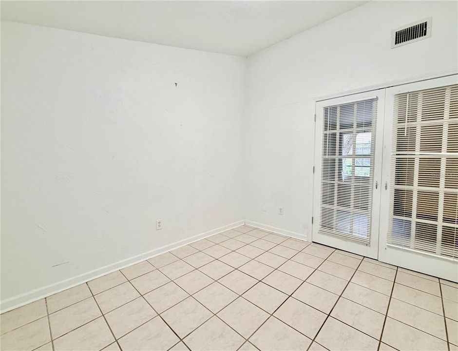 待售: $450,000 (4 贝兹, 0 浴室, 1248 平方英尺)