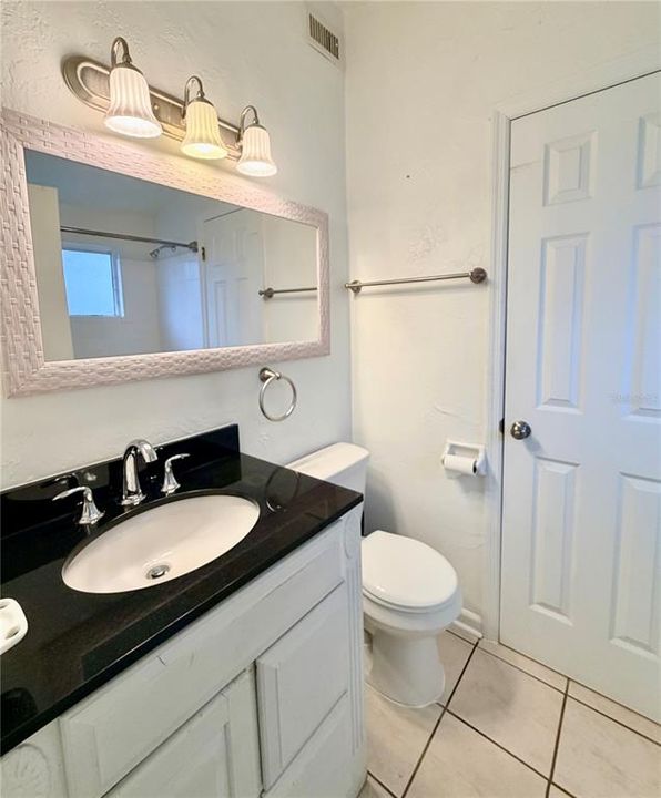 待售: $450,000 (4 贝兹, 0 浴室, 1248 平方英尺)