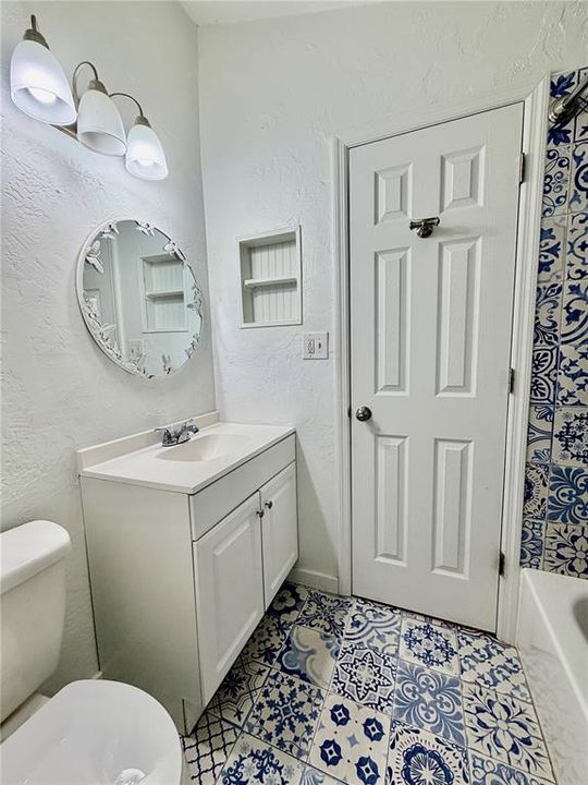 待售: $450,000 (4 贝兹, 0 浴室, 1248 平方英尺)