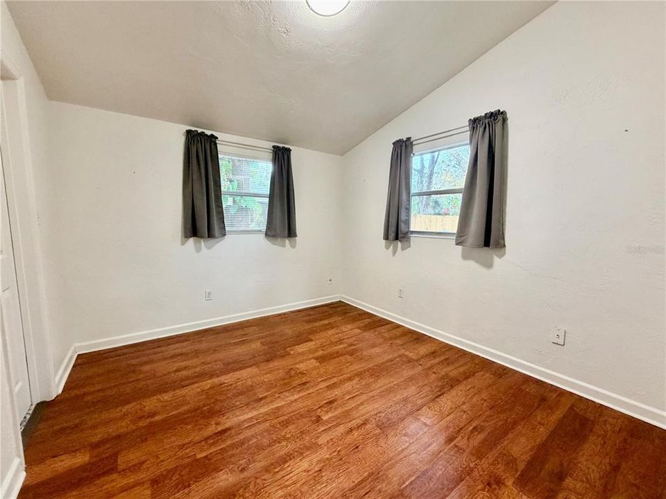 待售: $450,000 (4 贝兹, 0 浴室, 1248 平方英尺)