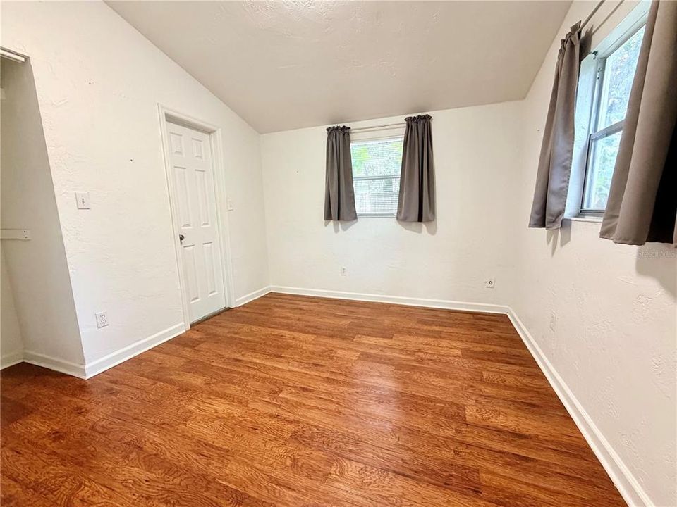 待售: $450,000 (4 贝兹, 0 浴室, 1248 平方英尺)