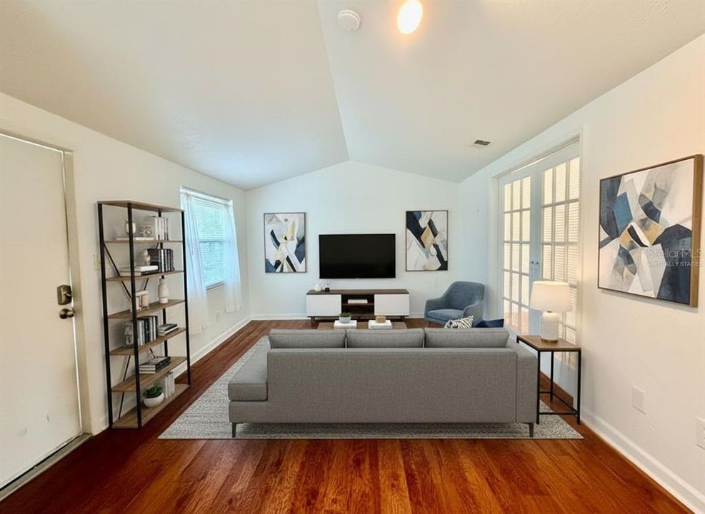 待售: $450,000 (4 贝兹, 0 浴室, 1248 平方英尺)