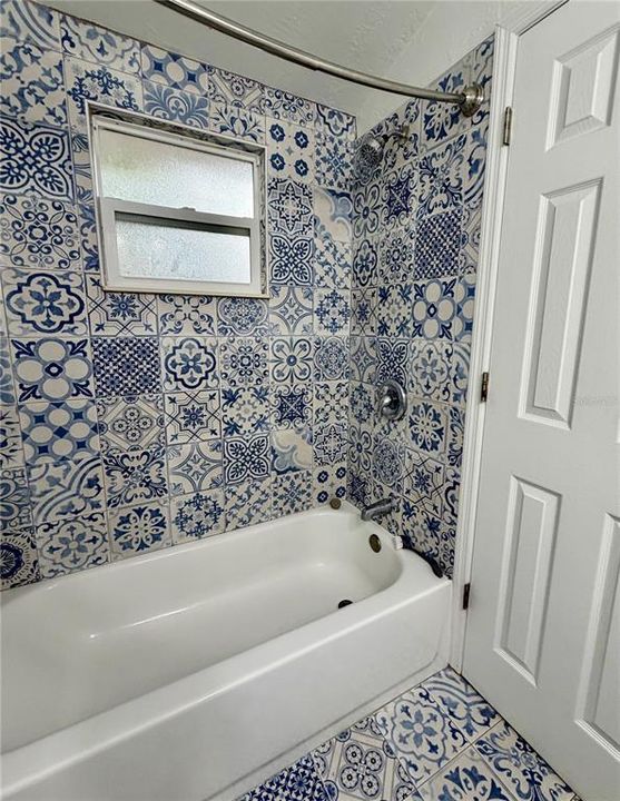 待售: $450,000 (4 贝兹, 0 浴室, 1248 平方英尺)