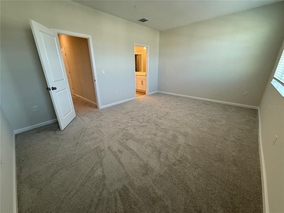 For Rent: $2,600 (3 beds, 2 baths, 1693 Square Feet)