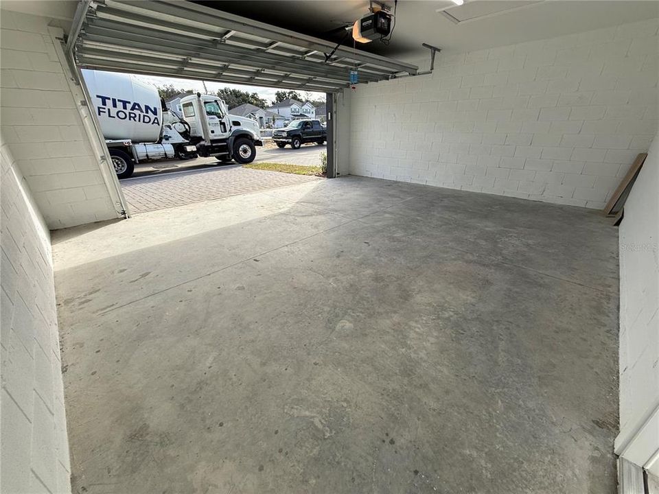 For Rent: $2,600 (3 beds, 2 baths, 1693 Square Feet)