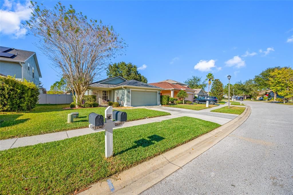 For Sale: $419,900 (3 beds, 2 baths, 1403 Square Feet)