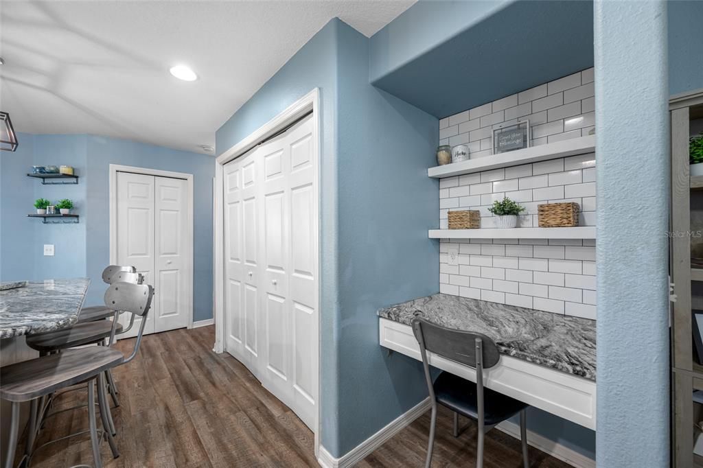 For Sale: $419,900 (3 beds, 2 baths, 1403 Square Feet)