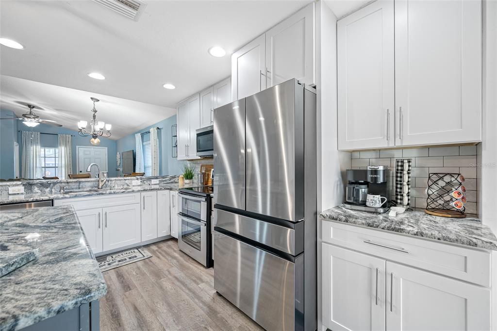 For Sale: $419,900 (3 beds, 2 baths, 1403 Square Feet)