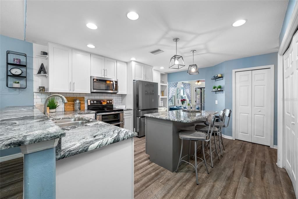 For Sale: $419,900 (3 beds, 2 baths, 1403 Square Feet)