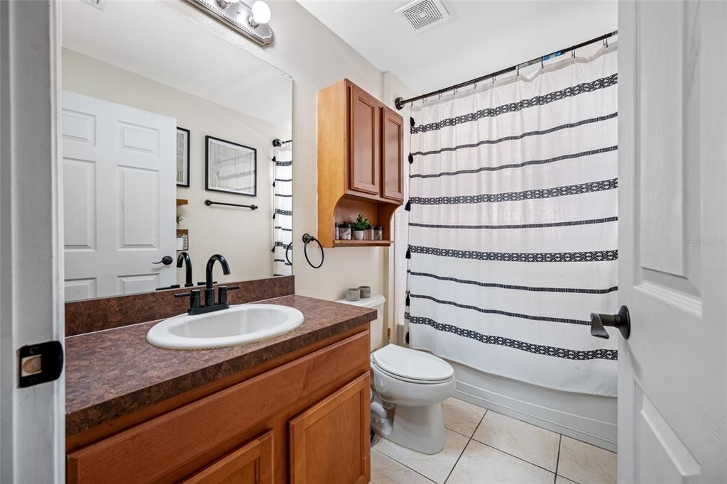 For Sale: $419,900 (3 beds, 2 baths, 1403 Square Feet)