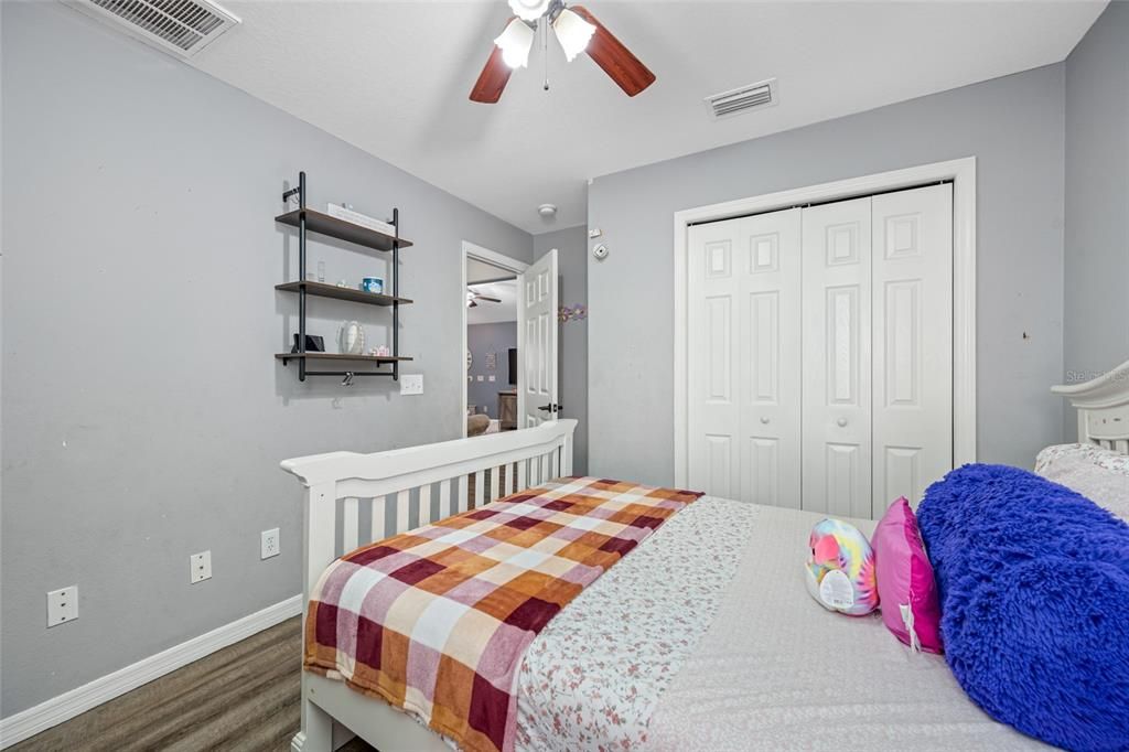 For Sale: $419,900 (3 beds, 2 baths, 1403 Square Feet)