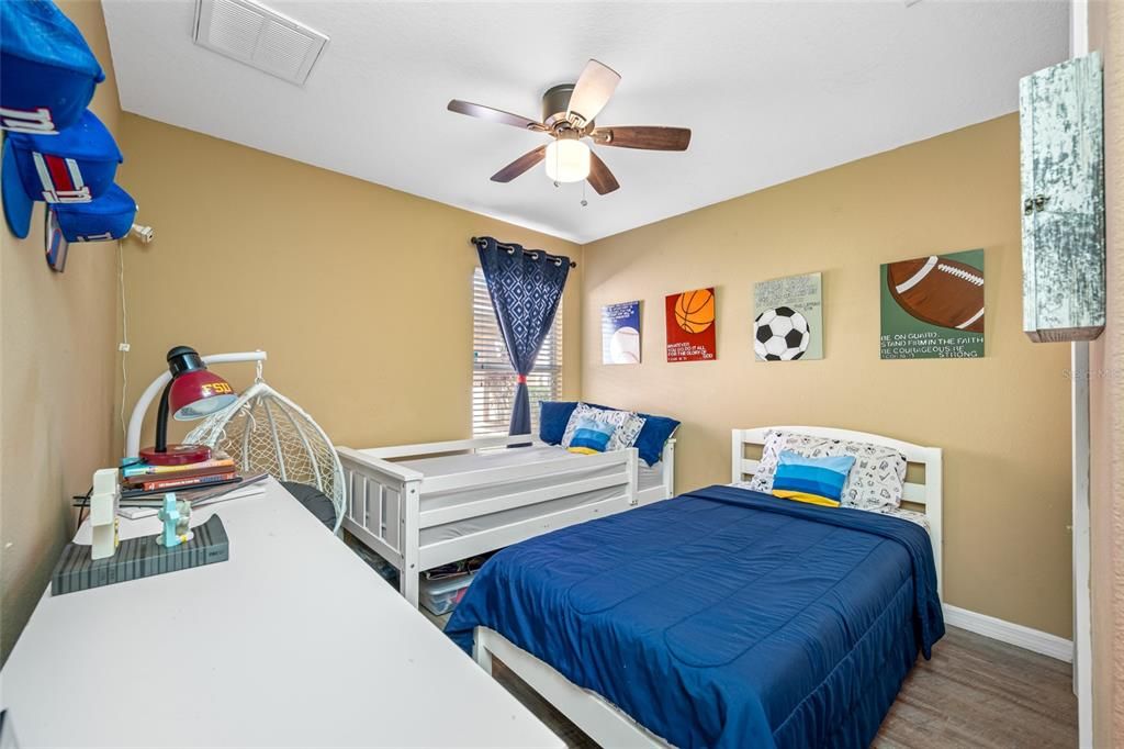 For Sale: $419,900 (3 beds, 2 baths, 1403 Square Feet)