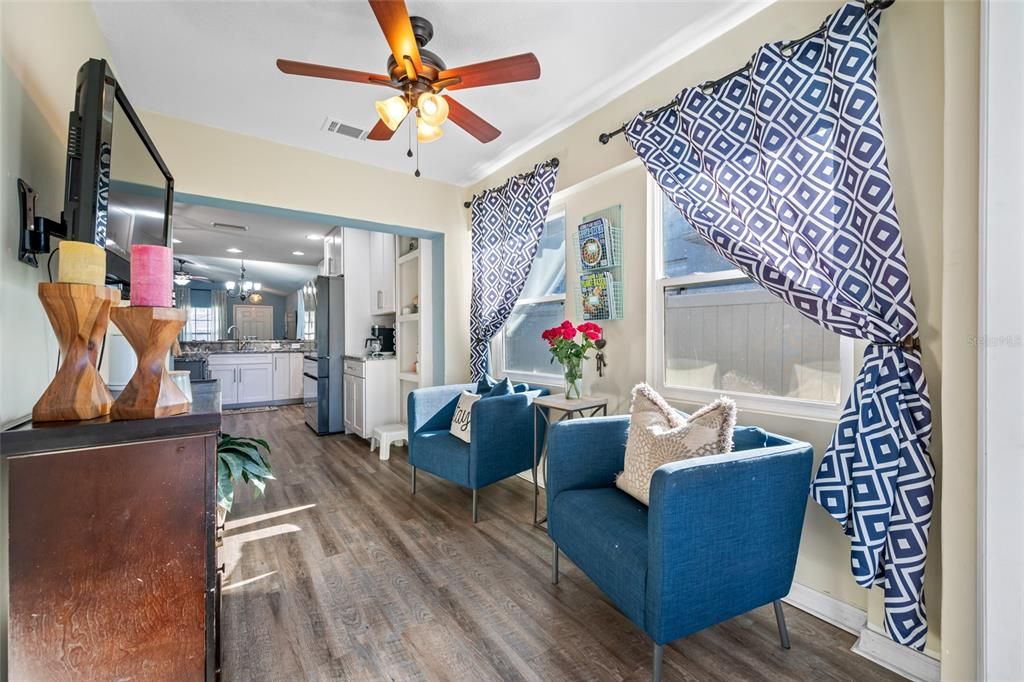 For Sale: $419,900 (3 beds, 2 baths, 1403 Square Feet)