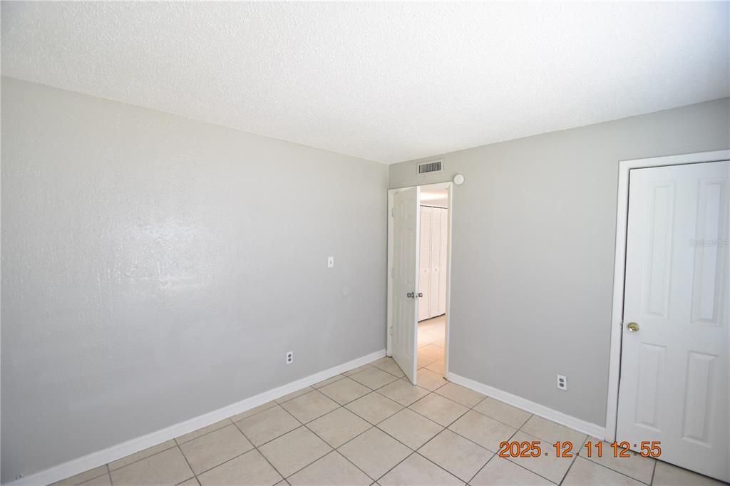 出租: $1,195 (2 贝兹, 1 浴室, 705 平方英尺)