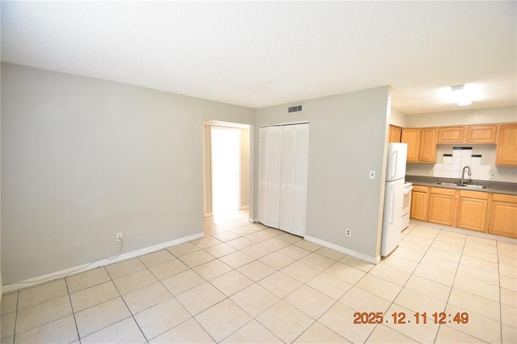 出租: $1,195 (2 贝兹, 1 浴室, 705 平方英尺)