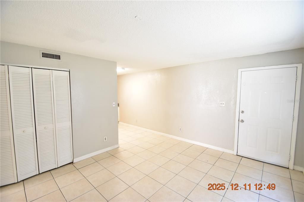 出租: $1,195 (2 贝兹, 1 浴室, 705 平方英尺)