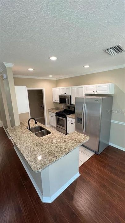 For Rent: $3,500 (3 beds, 2 baths, 1452 Square Feet)