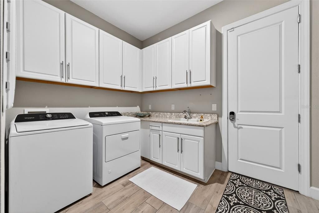 На продажу: $1,900,000 (3 спален, 3 ванн, 3138 Квадратных фут)