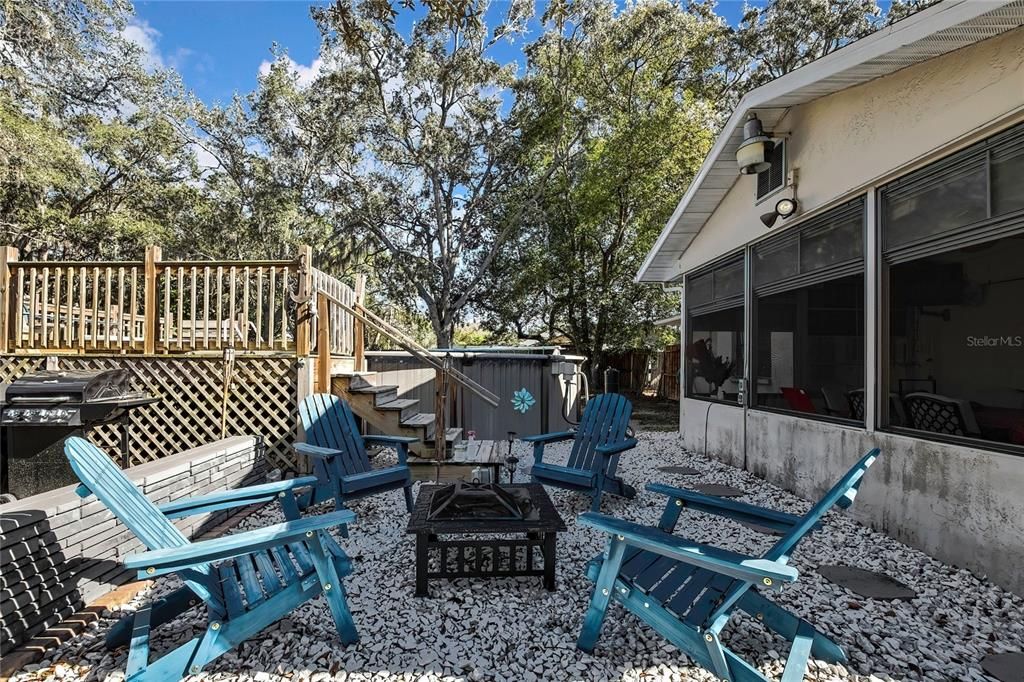 For Sale: $285,000 (2 beds, 2 baths, 1168 Square Feet)