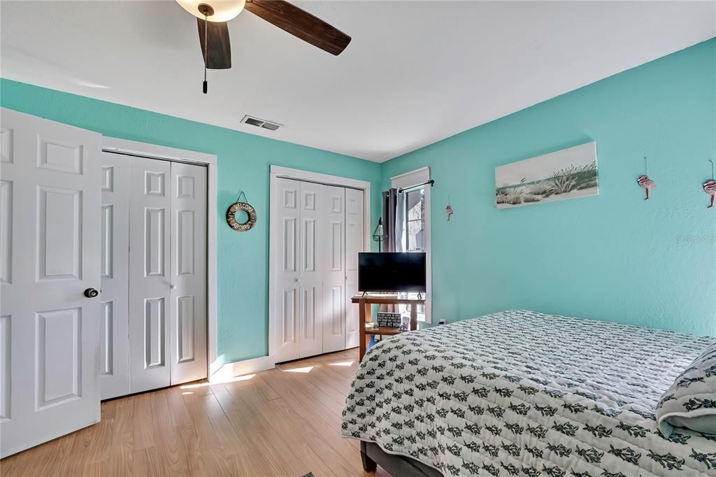 For Sale: $285,000 (2 beds, 2 baths, 1168 Square Feet)